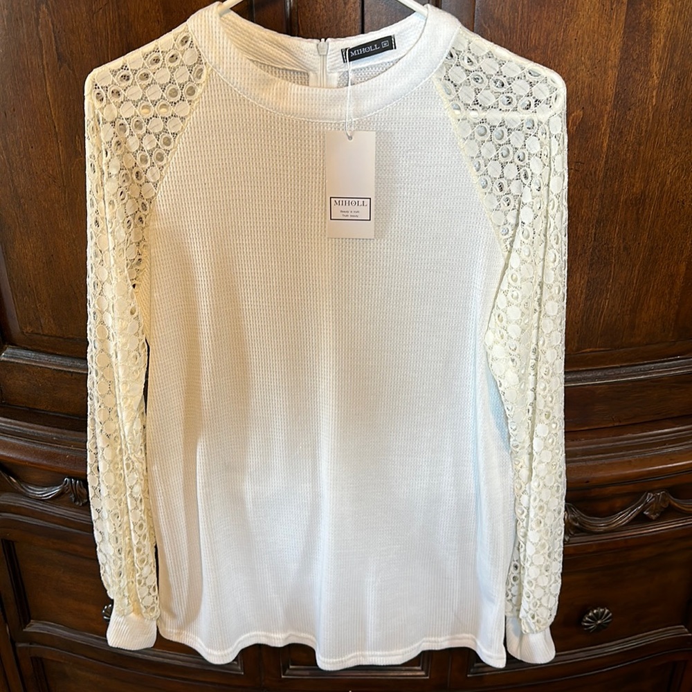 NWT Womens Off White Top